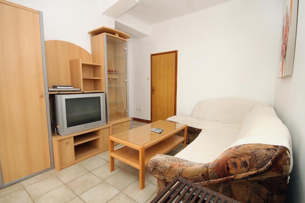 Family Friendly Seaside Apartments Vlasici, Pag - 4319 Esterno foto