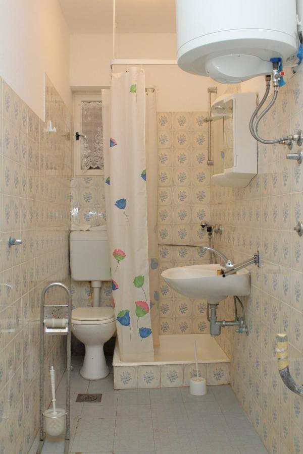 Family Friendly Seaside Apartments Vlasici, Pag - 4319 Esterno foto